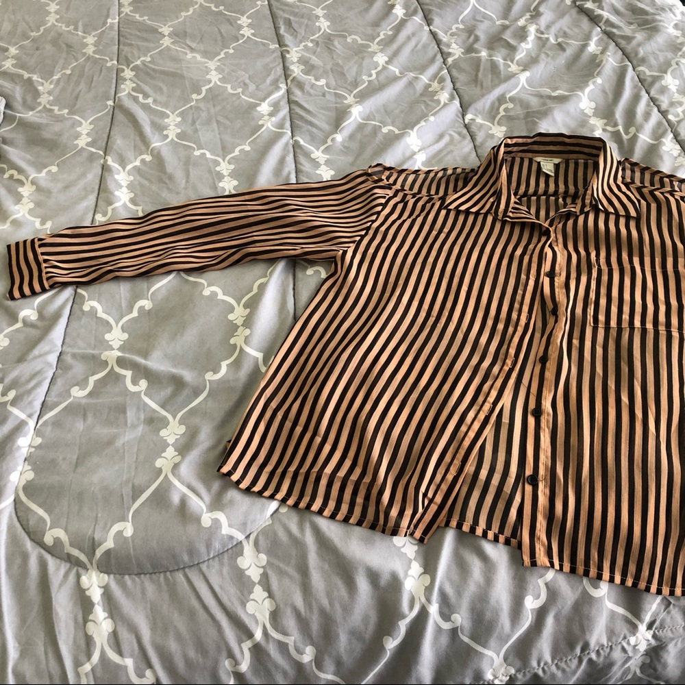 Blouse with shoulders out